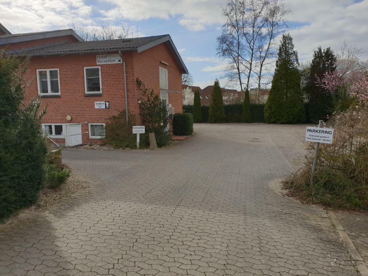 Hotel Обенро Экстерьер фото
